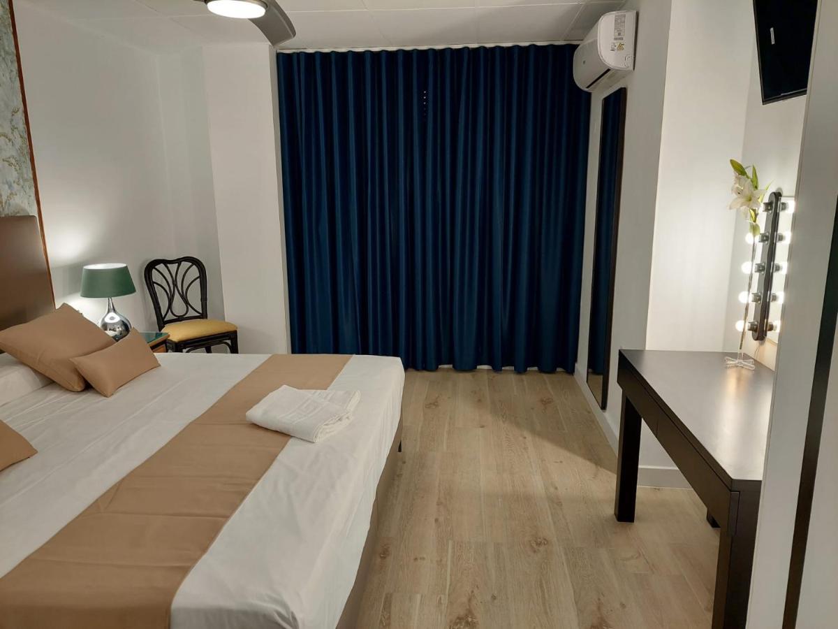Hostal Garden Rous Paiporta Exterior photo