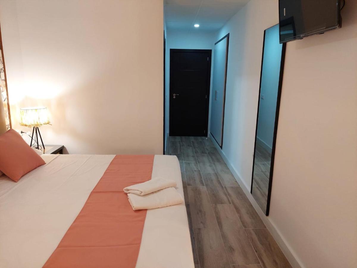 Hostal Garden Rous Paiporta Exterior photo