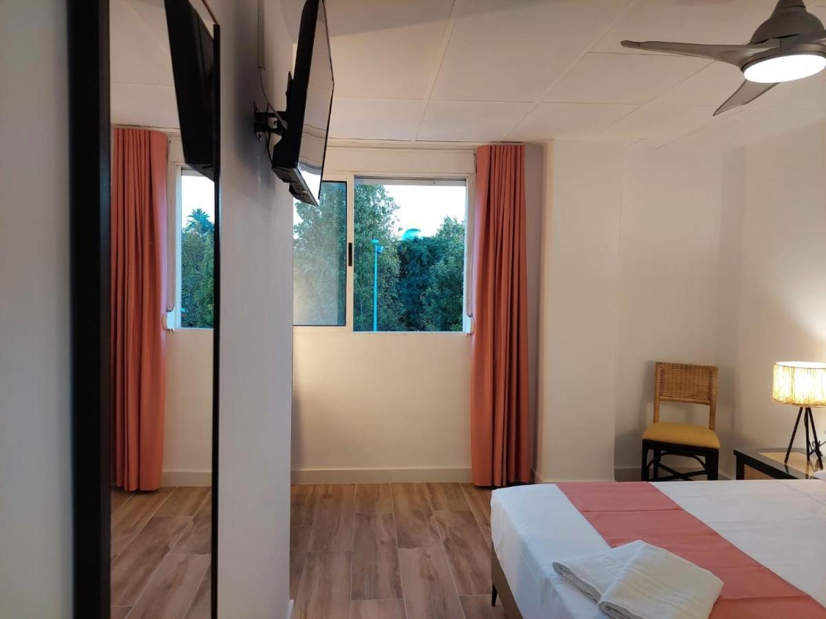 Hostal Garden Rous Paiporta Exterior photo